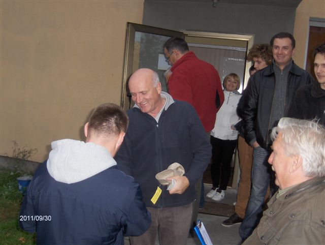 Przekazanie pucharu.jpg