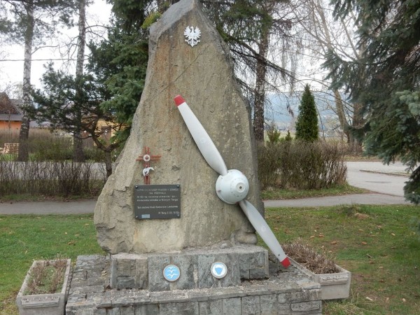 pomnik lotników.JPG