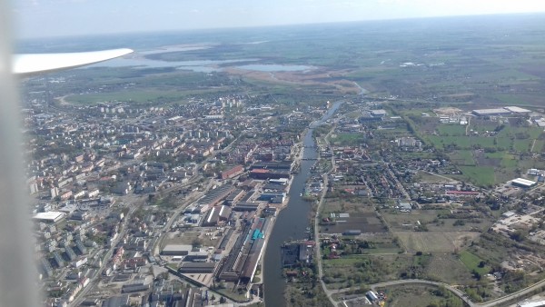 Pod skrzydłem EPEL Katedra i port w Elblągu.jpg